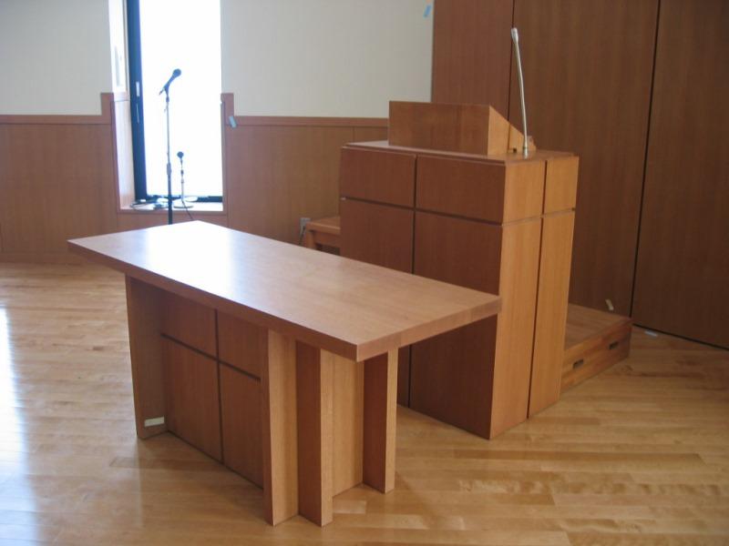教会の家具1